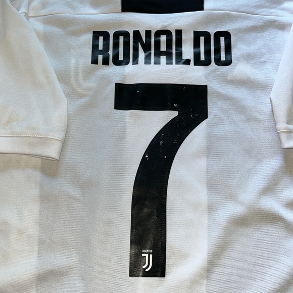 Ronaldo Juventus FC 2018/19 Adidas Jersey - Picture 3 of 4